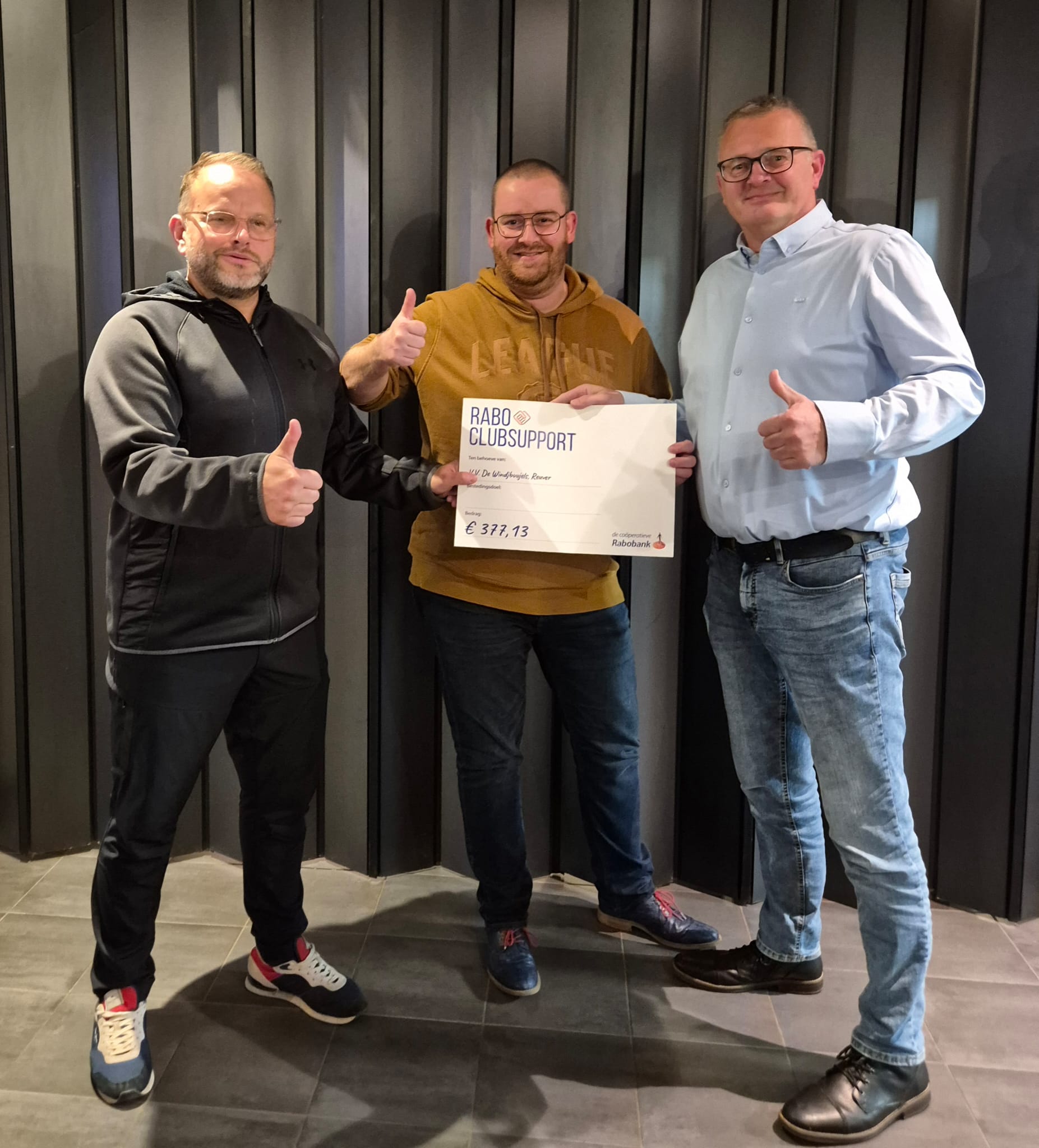 Oetreiking cheque Rabo clubsupport